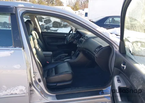 2005 Honda Accord 2.4 Ex из США, поврежденный, VIN 1HGCM56855A131486